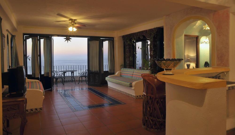 Mar Sereno Hotel & Suites Пуэрто-Вальярта Экстерьер фото