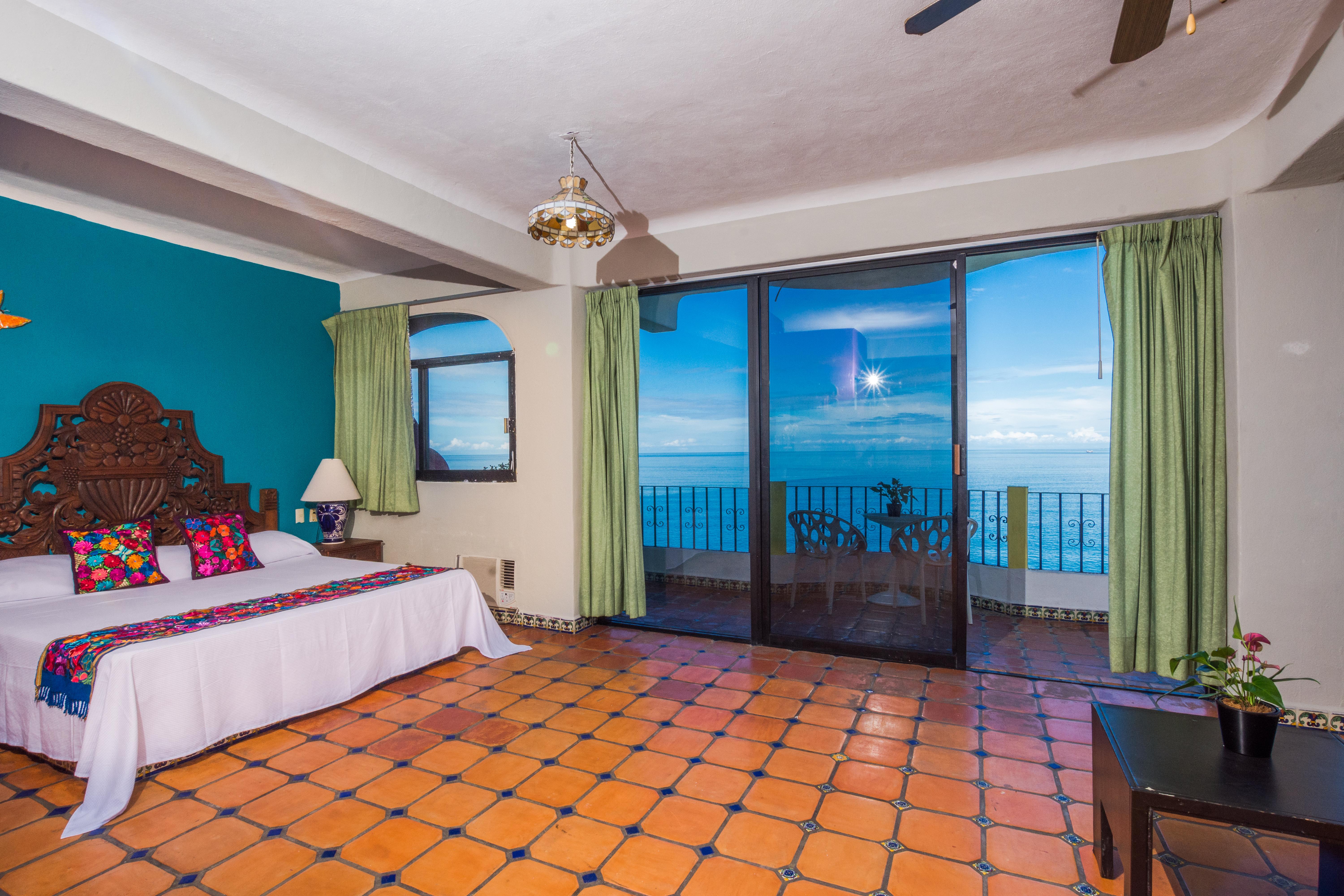 Mar Sereno Hotel & Suites Пуэрто-Вальярта Экстерьер фото